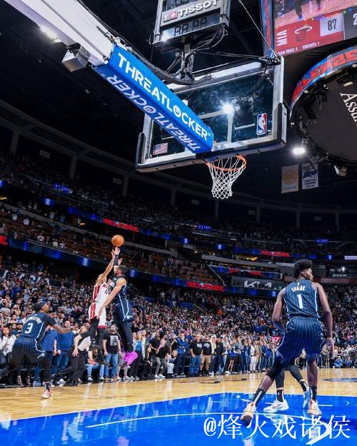 希罗绝杀助热火翻盘魔术 亚历山大45分领雷霆豪取9连胜